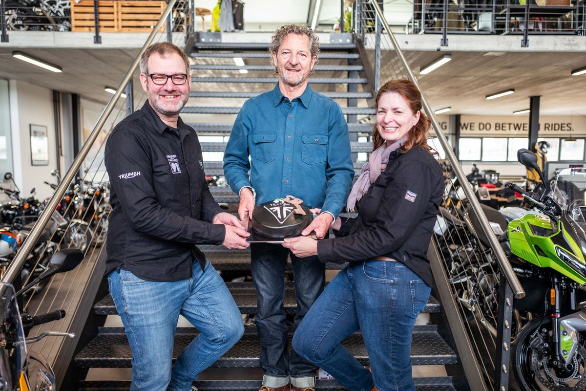 EINE LANGE (TÖFF) REISE ...